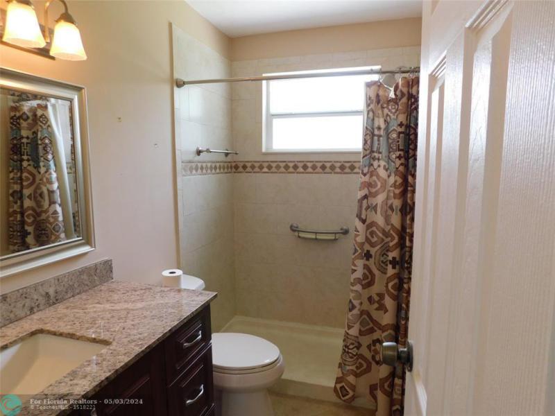  Single Family Homes Photo 22: 6341 Thomas St  Hollywood,  FL 33024