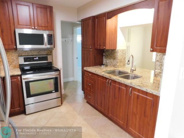  Single Family Homes Photo 30: 6341 Thomas St  Hollywood,  FL 33024