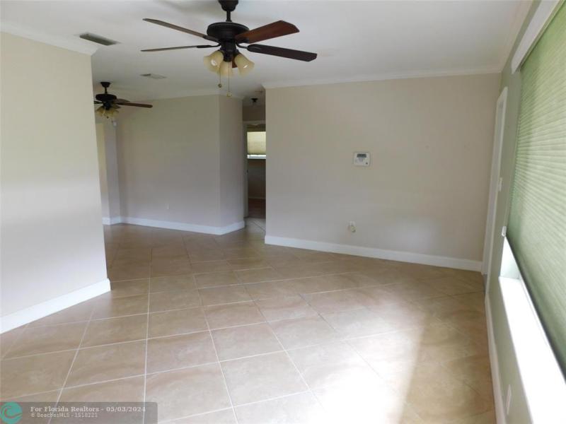  Single Family Homes Photo 4: 6341 Thomas St  Hollywood,  FL 33024