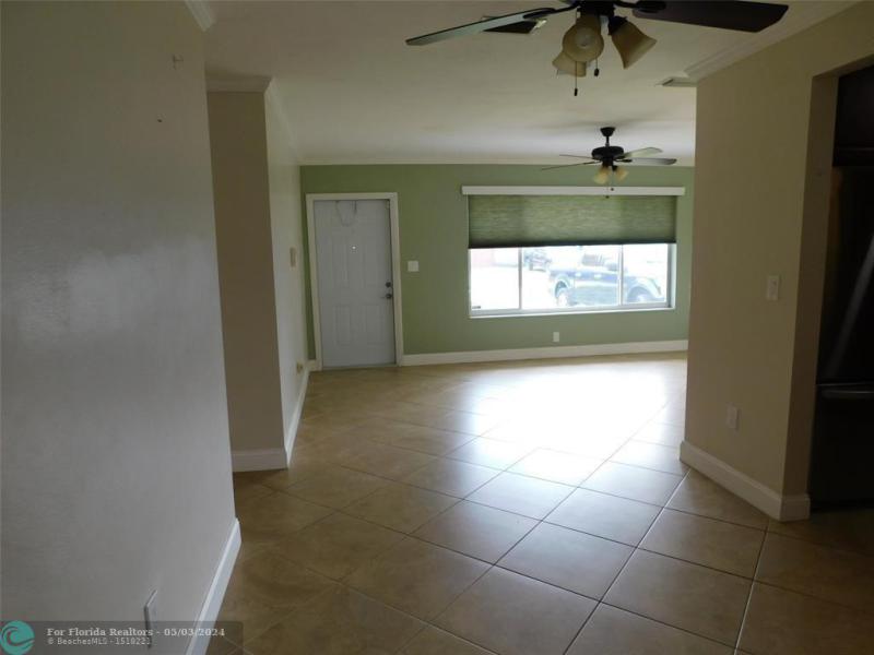  Single Family Homes Photo 6: 6341 Thomas St  Hollywood,  FL 33024