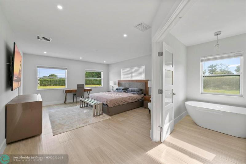 Duplex, Triplex and Fourplex Images