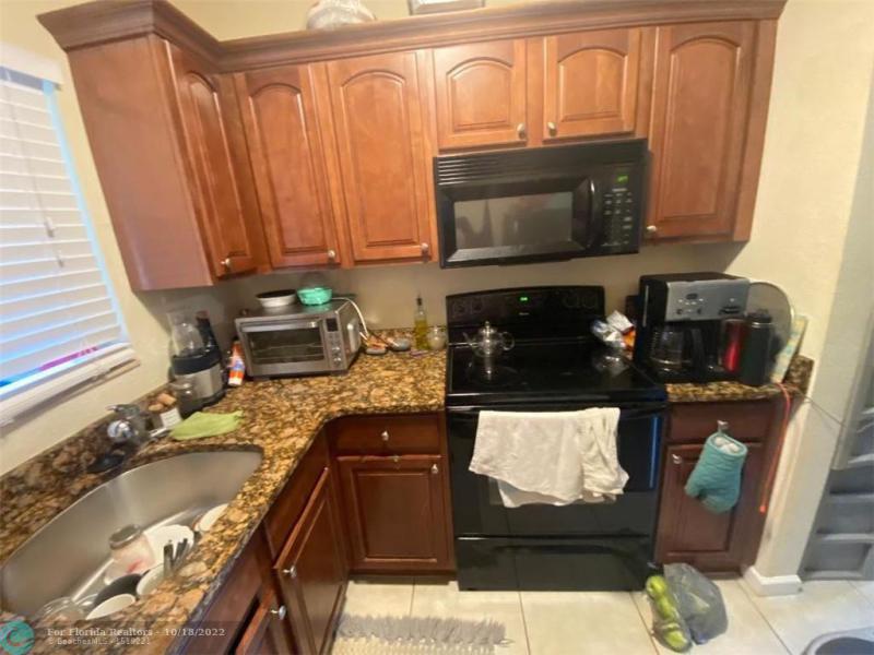  Condo & Townhome Photos