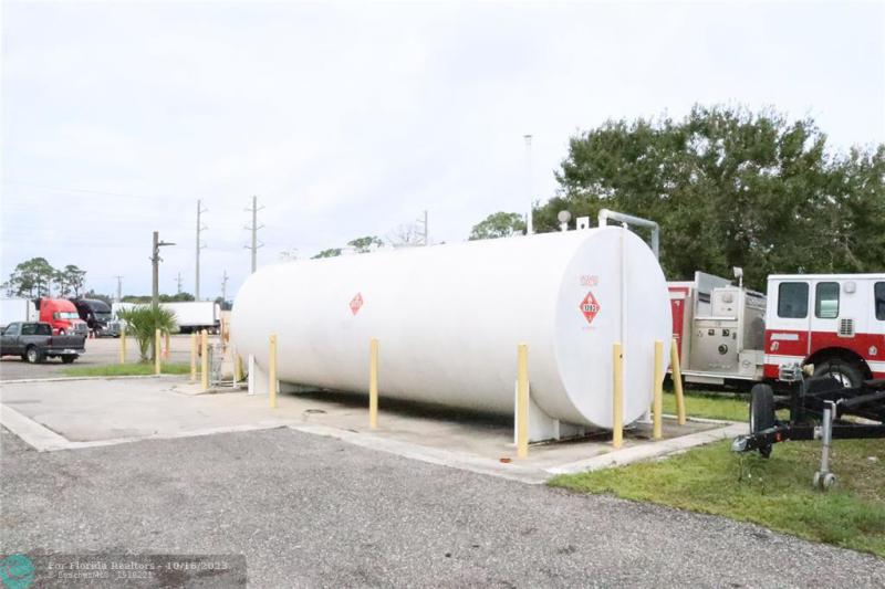  Commercial & Industrial Land Images 