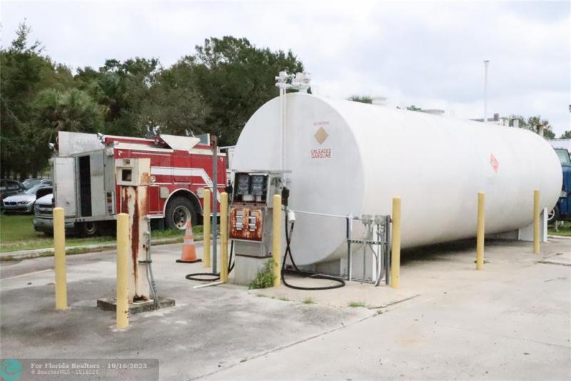  Commercial & Industrial Land Images 