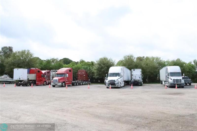  Commercial & Industrial Land Images 