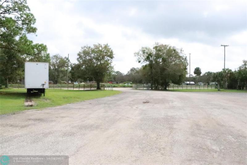  Commercial & Industrial Land Images 