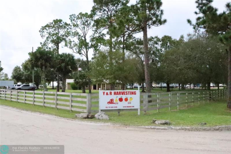  Commercial & Industrial Land Images 