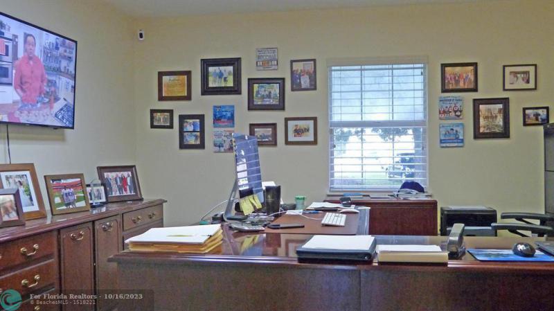  Commercial & Industrial Land Images 