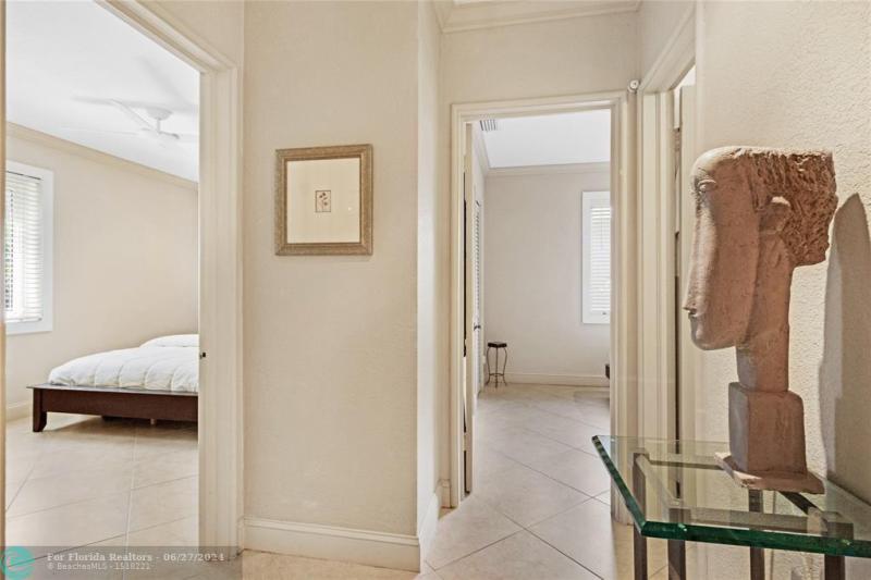  Single Family Homes Photo 18: 1425 NE 3rd Ave  Fort Lauderdale,  FL 33304