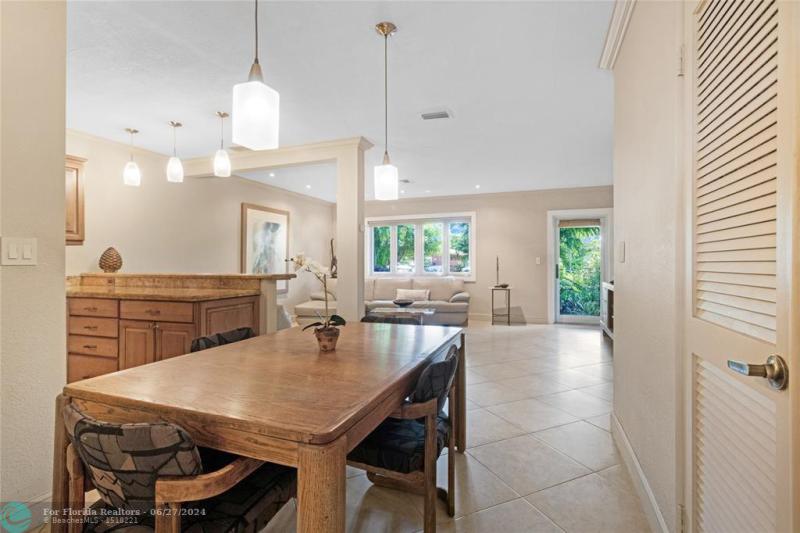  Single Family Homes Photo 24: 1425 NE 3rd Ave  Fort Lauderdale,  FL 33304