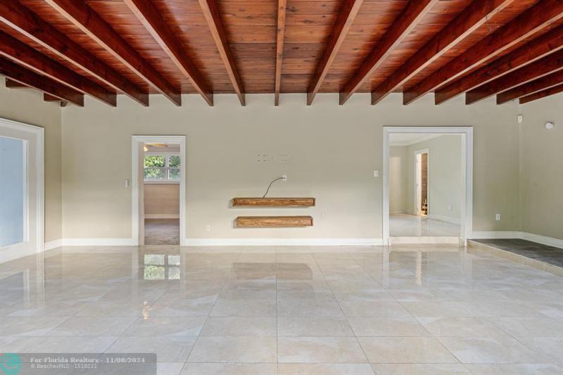  Single Family Homes Photo 12: 1519 SW 19th St  Miami,  FL 33145