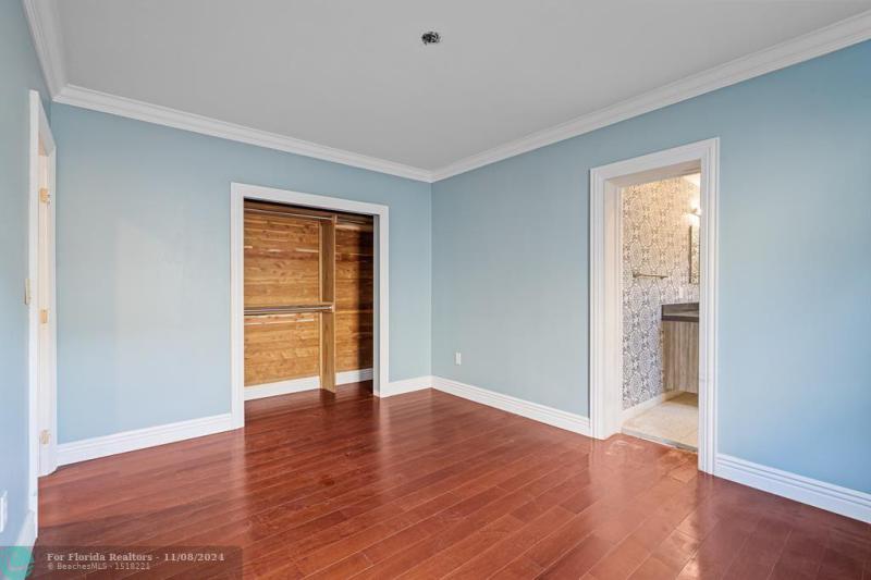  Single Family Homes Photo 17: 1519 SW 19th St  Miami,  FL 33145