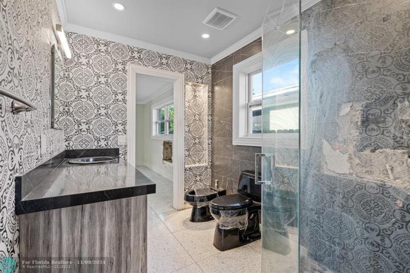  Single Family Homes Photo 18: 1519 SW 19th St  Miami,  FL 33145