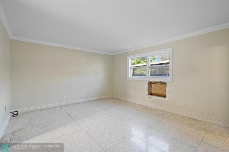  Single Family Homes Photo 19: 1519 SW 19th St  Miami,  FL 33145