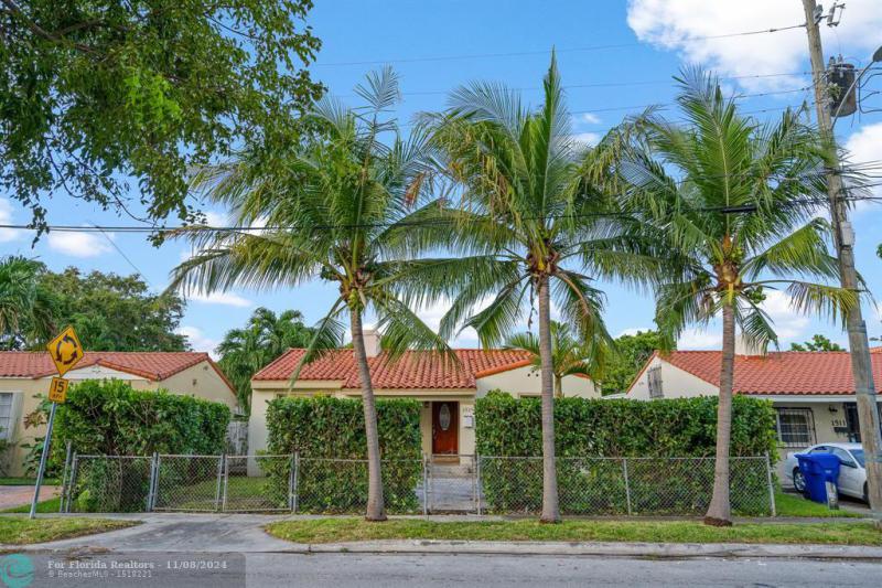  Single Family Homes Photo 2: 1519 SW 19th St  Miami,  FL 33145