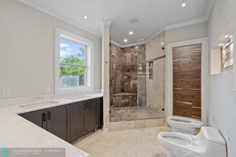  Single Family Homes Photo 21: 1519 SW 19th St  Miami,  FL 33145