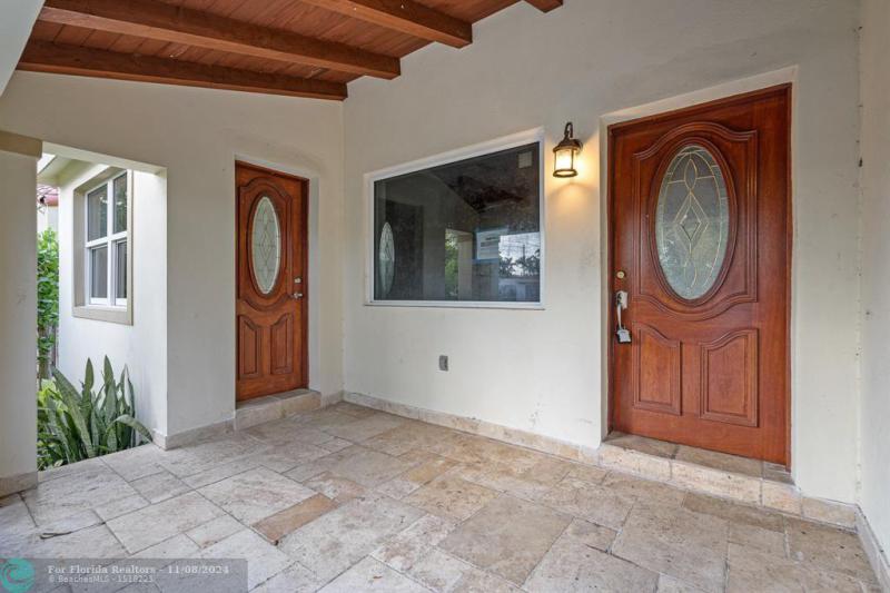  Single Family Homes Photo 4: 1519 SW 19th St  Miami,  FL 33145