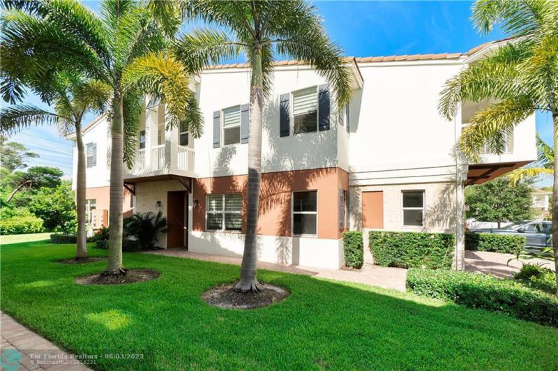  Condo & Townhome Photos