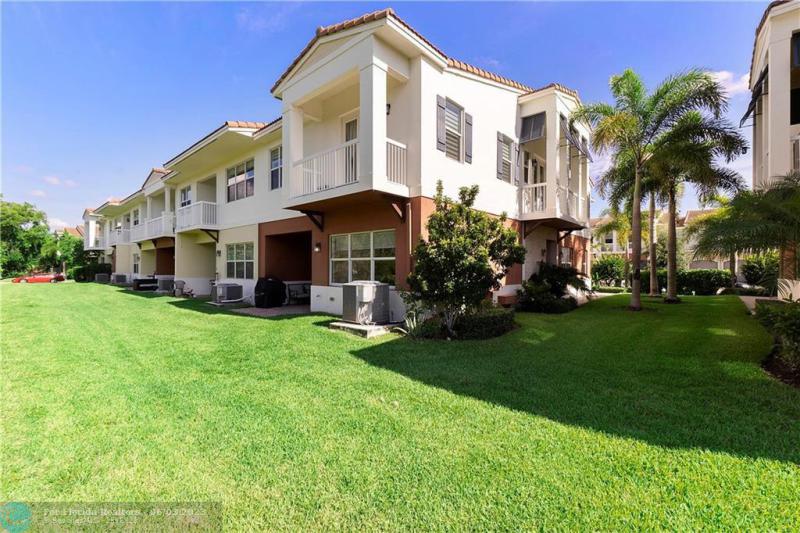  Condo & Townhome Photos