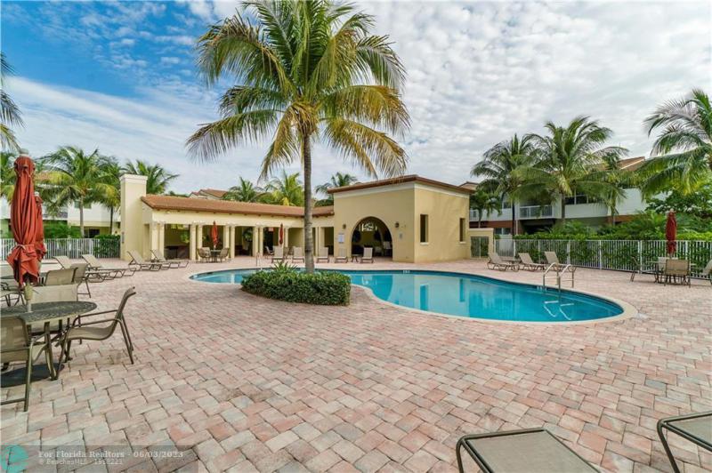  Condo & Townhome Photos
