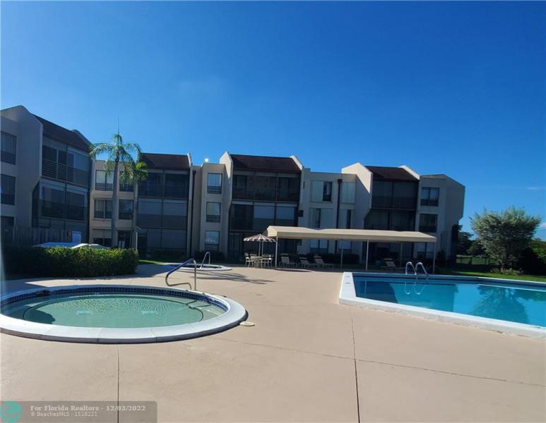  Condo & Townhome Photos