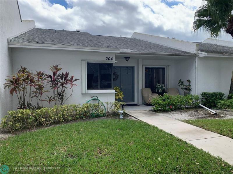  Condo & Townhome Photos