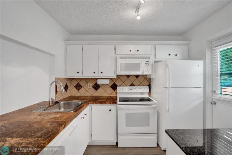  Condo & Townhome Photos