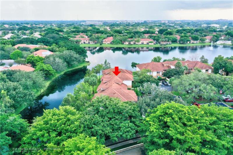  Condo & Townhome Photos