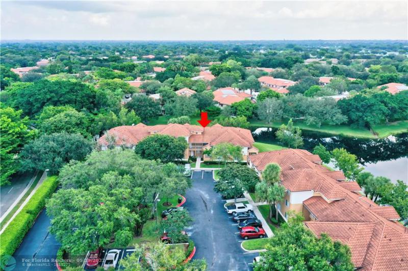  Condo & Townhome Photos