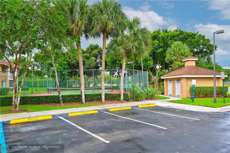  Condo & Townhome Photos