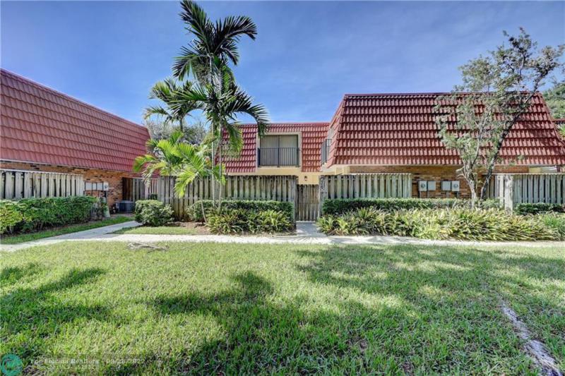  Condo & Townhome Photos