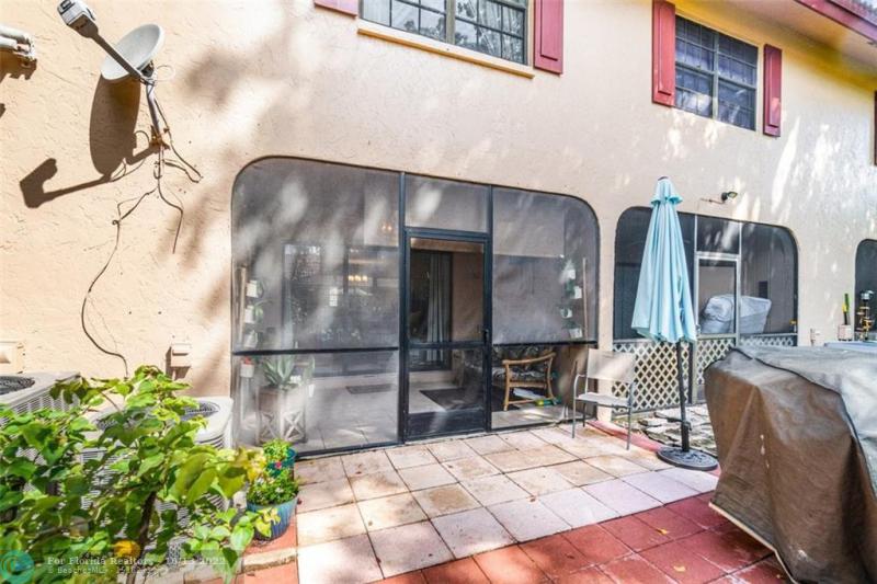  Condo & Townhome Photos