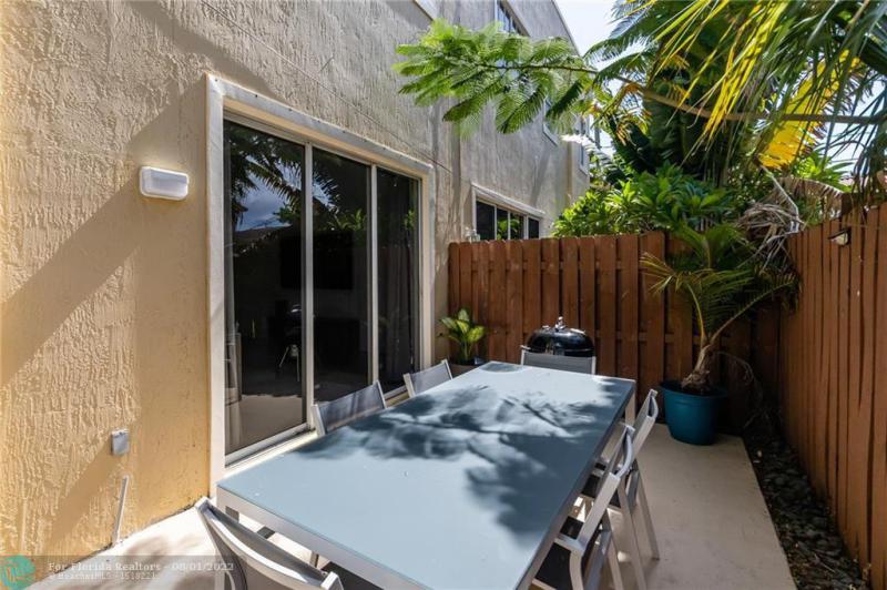  Condo & Townhome Photos