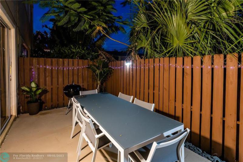  Condo & Townhome Photos