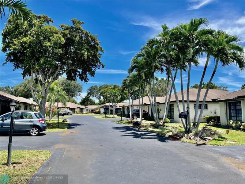  Condo & Townhome Photos