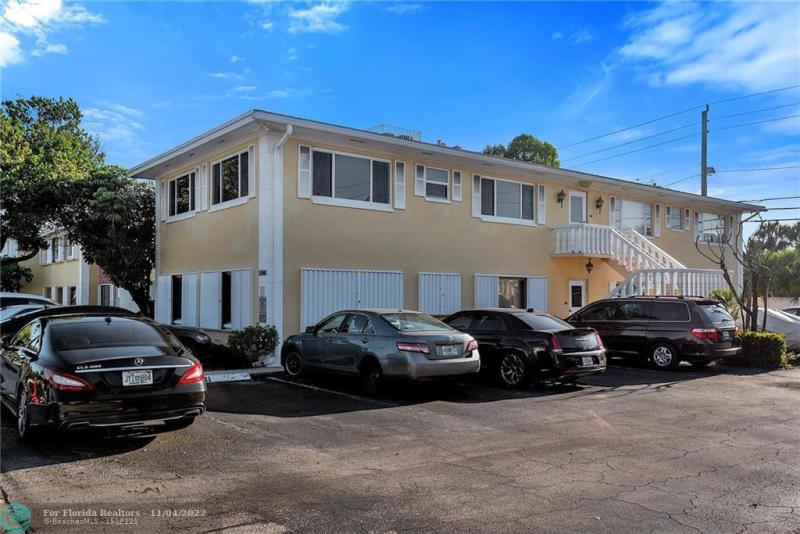  Condo & Townhome Photos