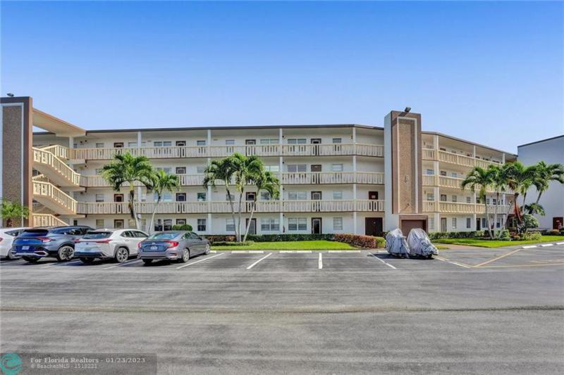  Condo & Townhome Photos