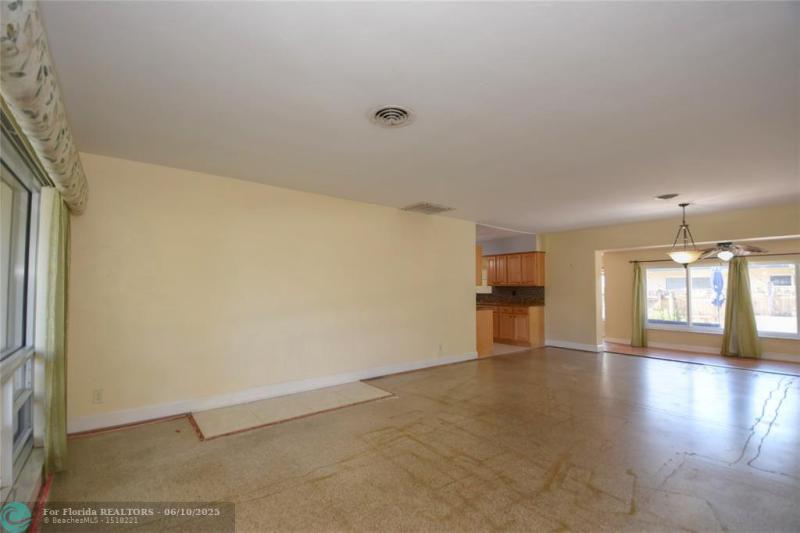  Single Family Homes Photo 14: 1825 NE 27th Dr  Wilton Manors,  FL 33306