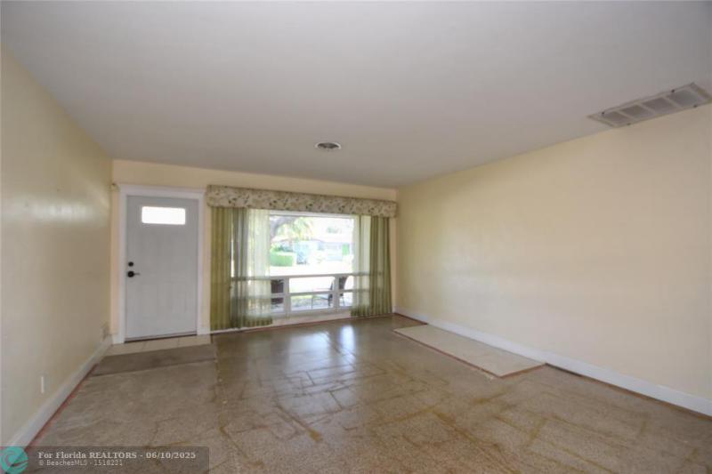  Single Family Homes Photo 15: 1825 NE 27th Dr  Wilton Manors,  FL 33306