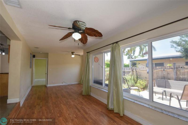  Single Family Homes Photo 25: 1825 NE 27th Dr  Wilton Manors,  FL 33306