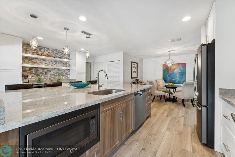  Single Family Homes Photo 10: 13 Little Harbor Way  Deerfield Beach,  FL 33441