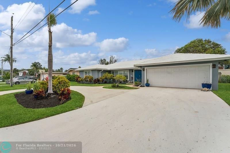 Single Family Homes Photo 2: 13 Little Harbor Way  Deerfield Beach,  FL 33441