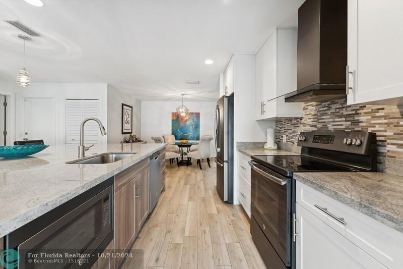  Single Family Homes Photo 9: 13 Little Harbor Way  Deerfield Beach,  FL 33441