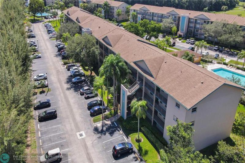  Condo & Townhome Photos