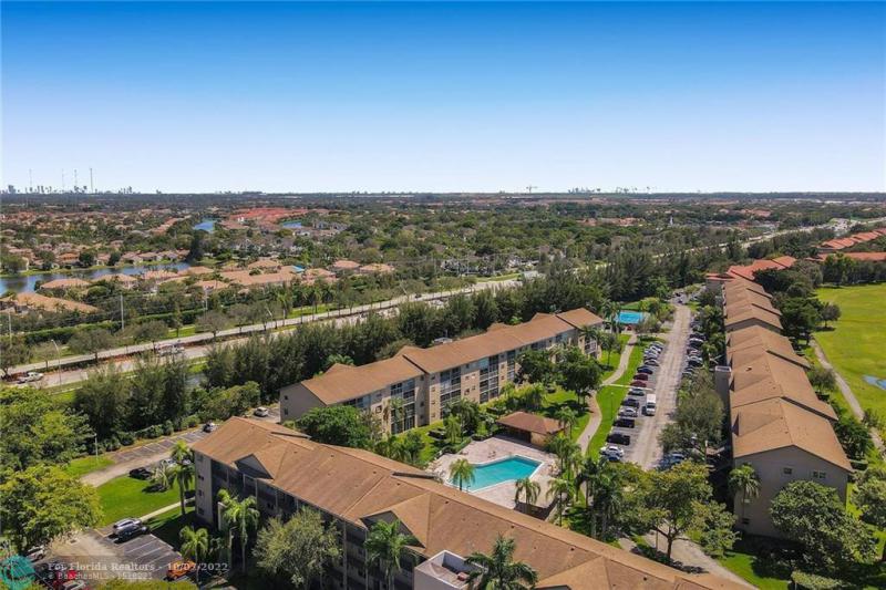  Condo & Townhome Photos
