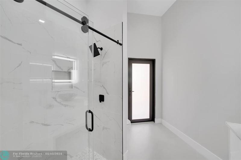  Single Family Homes Photo 10: 7685 NW 47th Dr  Coral Springs,  FL 33067