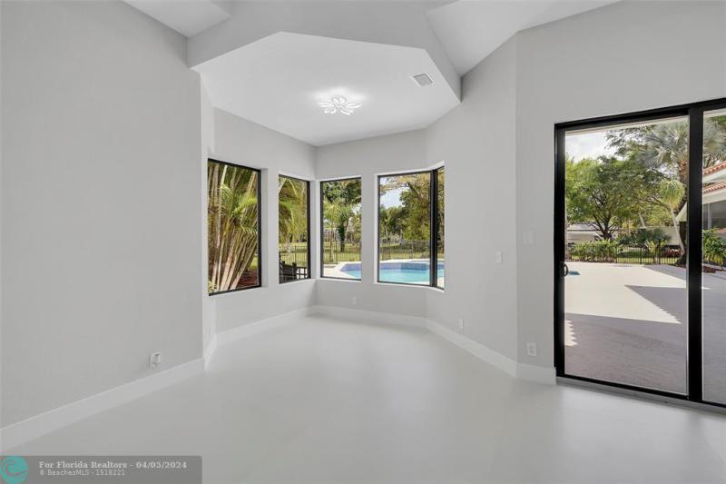  Single Family Homes Photo 14: 7685 NW 47th Dr  Coral Springs,  FL 33067