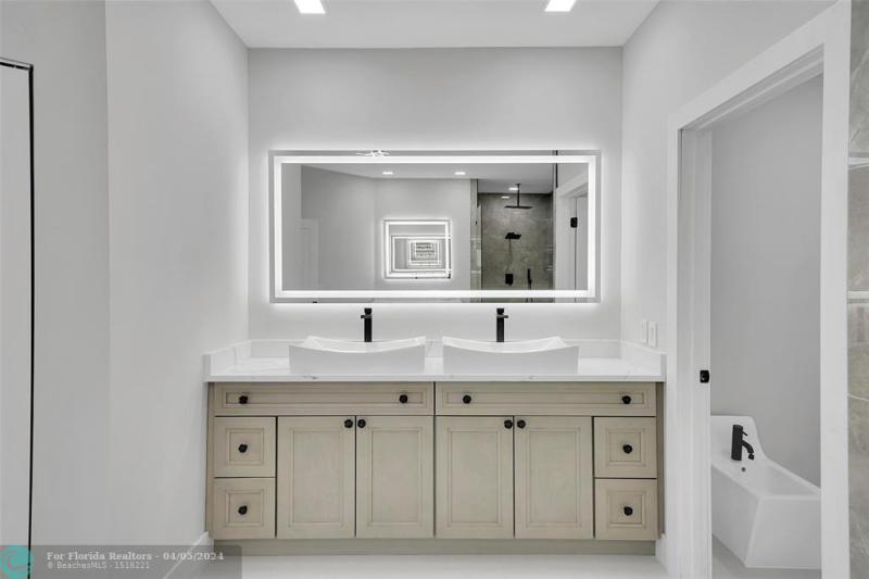  Single Family Homes Photo 18: 7685 NW 47th Dr  Coral Springs,  FL 33067