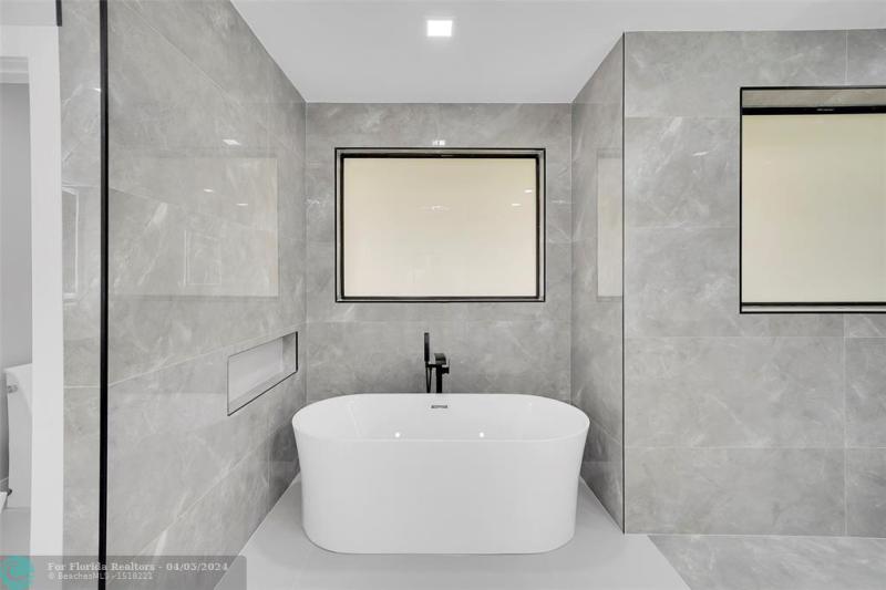  Single Family Homes Photo 19: 7685 NW 47th Dr  Coral Springs,  FL 33067