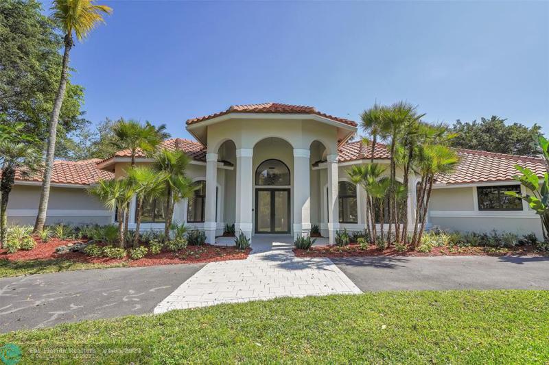  Single Family Homes Photo 2: 7685 NW 47th Dr  Coral Springs,  FL 33067